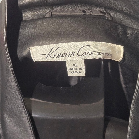 Kenneth Cole New York Black Faux Leather Jacket Full Zip Gold Tone Zipper Sz XL - Picture 4 of 4